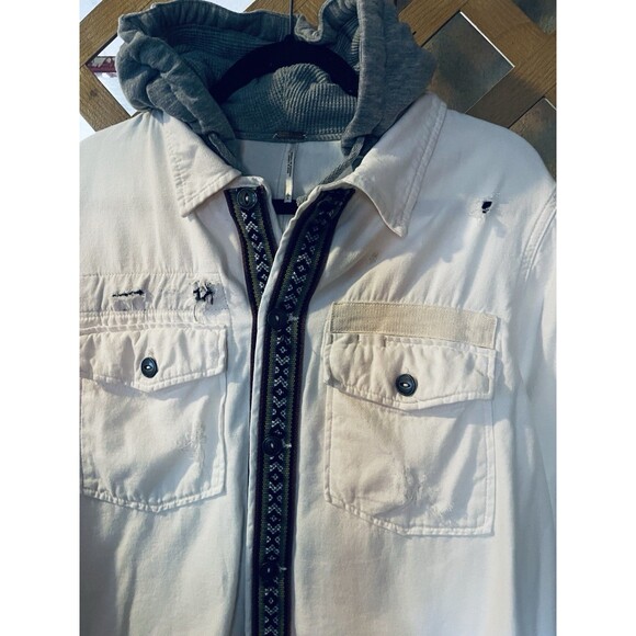 FREE PEOPLE Weekend Wanderer Wht Chambray Distressed Embroidered Hoodie Jacket L - Picture 4 of 8